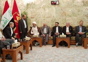 بازدید وزیر دفاع از مراحل توسعه حرم امامحسین(ع)