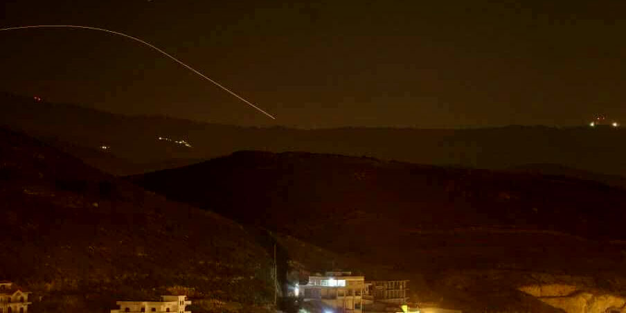 شلیک بیش از 20 موشک به مواضع رژیم اسرائیل / عبور شماری از موشک‌ها از گنبد آهنین / تبادل آتش و بمباران مناطقی از سوریه +فیلم