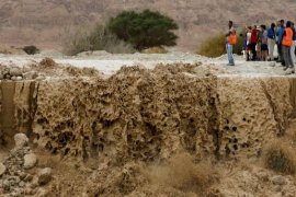 نجات ۲۷۵ شخص گرفتار در سیلاب در خراسانجنوبی