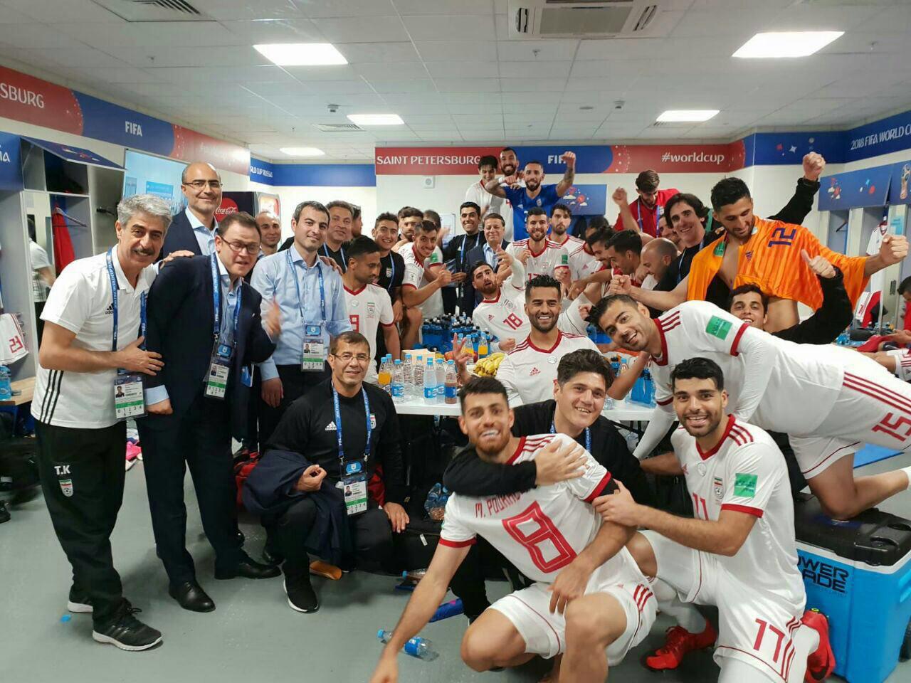 شادی مردم ایران پس از پیروزی تاریخی تیم ملی فوتبال در ایران و روسیه / یوزپلنگ‌های ایران شادی را به قلب‌های ملت هشتاد میلیونی‌شان هدیه دادند
