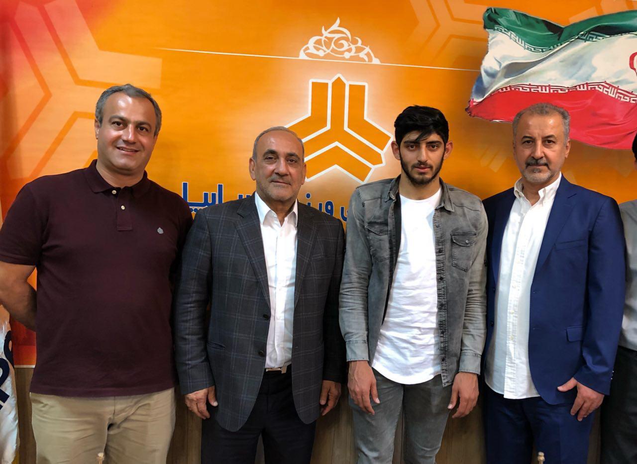 مهدی ترابی بالاخره رسما پرسپولیسی شد مهدی ترابی بالاخره رسما پرسپولیسی شد
