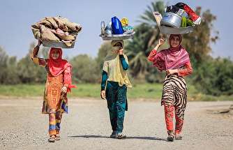 کمر خمیده قلعه گنج زیر فشار بحران آب