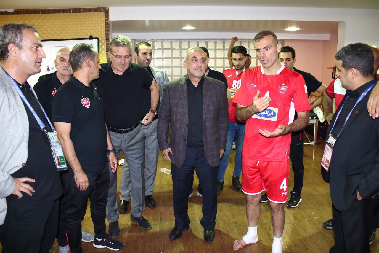 عکسی&zwnj;ازشادی&zwnj;پرسپولیسی&zwnj;هادررختکن بعدازبردبزرگ