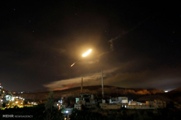 حمله موشکی گسترده اسرائیل به زیرساخت های شهر «لاذقیه» سوریه/ناپدید شدن یک هواپیمای روسی در سوریه/ادعاهای ضد ایرانی وزیر انرژی عربستان در نشست وی