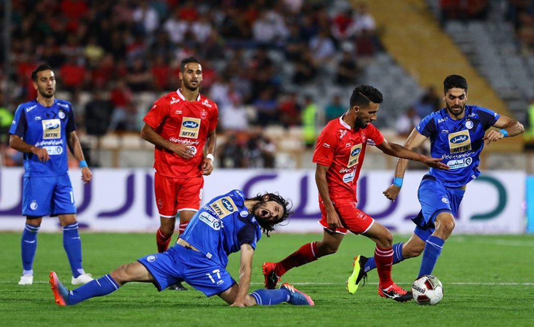 تساوی پربرخورد استقلال و پرسپولیس در نیمه اول تساوی پربرخورد استقلال و پرسپولیس در نیمه اول