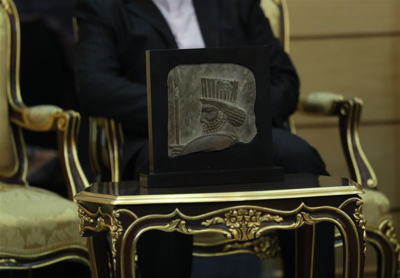بازگرداندن اثر تاریخی ۲۵۰۰ ساله به کشور بازگرداندن اثر تاریخی ۲۵۰۰ ساله به کشور
