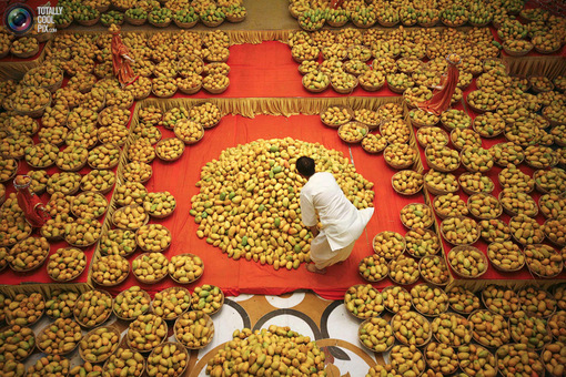 جشنواره انبه در احمدآباد، هند<br />
AMIT DAVE/REUTERS<br />
