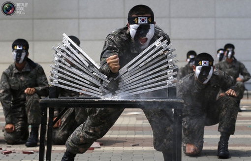 مانور نیروهای نظامی کره جنوبی<br />
KIM HONG-JI/REUTERS<br />
