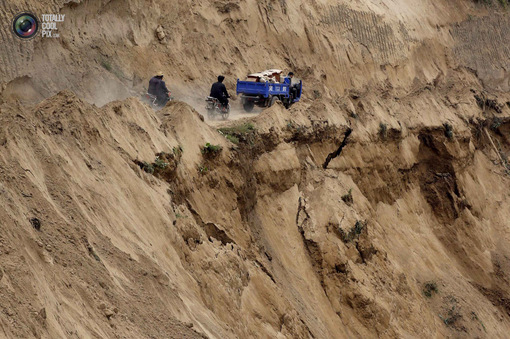 مین ژیان، چین: وقوع زلزله 6.6 ریشتری در مین ژیان چین
ROONEY CHEN/REUTERS