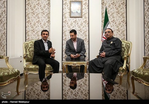 دیدار آصف علی زرداری رئیس جمهور پاکستان با محمود احمدی نژاد رئیس جمهور سابق