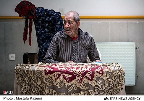 عباس زهدی شغل سابق: خیاطی در کرمانشاه سن: 72 سال