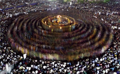 برگزاری یک جشنواره باحضور فرقه های هندو در ایالت غربی گجرات هند
REUTERS/Amit Dave
