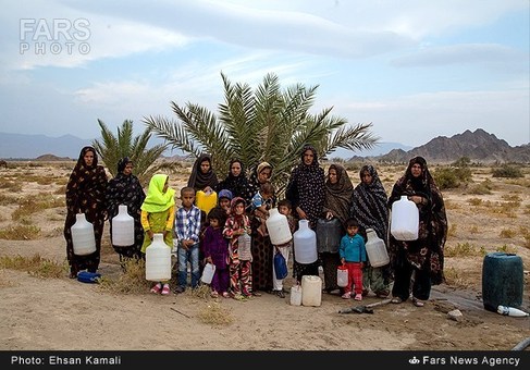 مردم محروم روستای جم شاهی از توابع استان کرمان که از کمبود شدید آب در رنج هستند