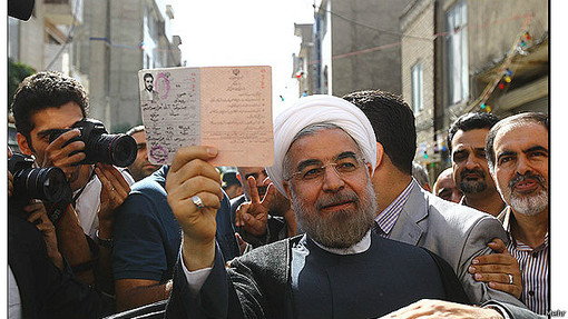 حسن روحانی، با پیروزی در انتخابات ریاست جمهوری ایران، وعده حل و فصل پرونده اتمی داد و بار دیگر بر شعار اعتماد سازی تاکید کرد.