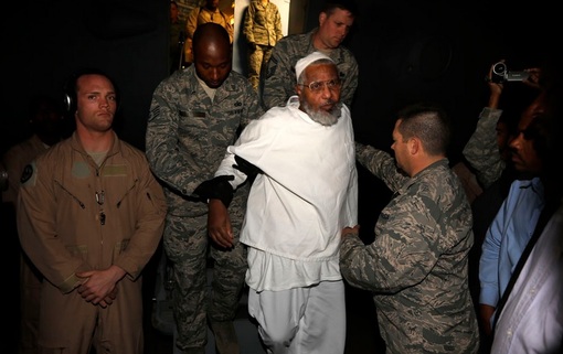 تفنگداران ارتش آمریکا دو زندانی زندان «گوانتانامو» را آزاد و به کشورشان در سودان فرستادند REUTERS/Mohamed Nureldin Abdallah