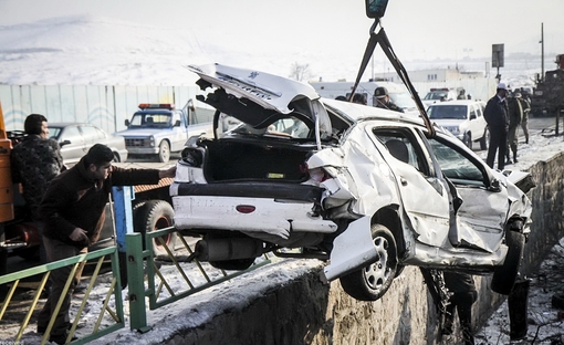 برخورد یک دستگاه تریلی با ۲۵ خودروی پارک شده در تبریز ۱۵ زخمی بر جای گذاشت