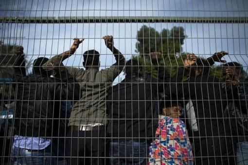 مهاجران آفریقایی در سومین روز تظاهرات در تلاویوreuters/ronen zvulun
