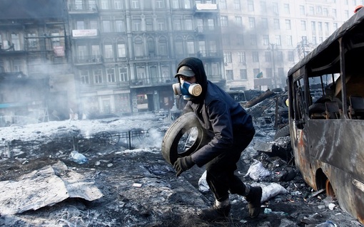 احتمال ورود ارتش اوکراین به صحنه اعتراضات به دلیل ادامه درگیریها در کیف / رویترز