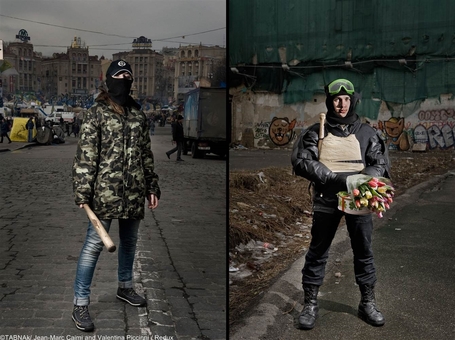 سمت چپ : دخترک دانش آموز و فعال سیاسی و سمت راست : مرد جوان کارگر سوپر مارکت