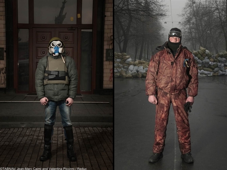 چپ : مرد مجهز به ماسک ضد گاز اشک آور و راست : مرد شاغل در سرویس های امنیتی دولت