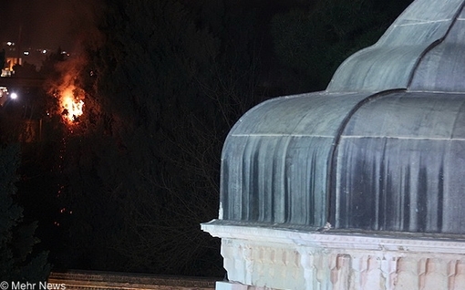 مراسم تحویل سال ۱۳۹۳ در حافظیه شیراز برگزار شد. پرتاب مواد محترقه در این مراسم باعث ایجاد حریق در یکی از درختان محوطه و بروز بی‌نظمی در مراسم شد