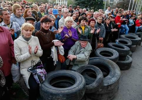 حامیان روسیه و مخالف با توافق ژنو در اوکراین/Reuters 