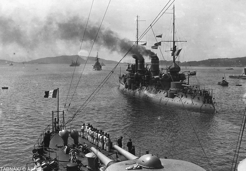 تنگه داردانل و کشتی‌های جنگی فرانسه در سال ۱۹۱۵