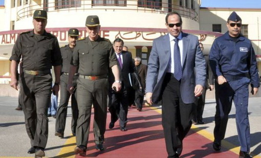 عبدالفتاح سیسی، فرمانده پیشین ارتش مصر که برای شرکت در انتخابات ریاست‌جمهوری آن کشور از ارتش خارج شده است، روز دوشنبه ۱۵ اردیبهشت ماه گفت اگر به این مقام برسد، اخوان‌المسلمین در آن کشور «به پایان می‌رسد» و دیگر بازگشتی برای آنها وجود نخواهد داشت/Reuters-RFE/RL
