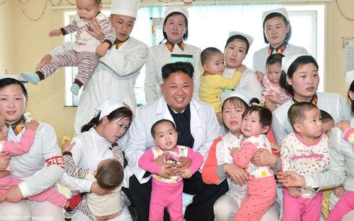 بازدید رهبر کره شمالی از بیمارستان Taesongsa در پیونگ یانگ / KCNA/REUTERS