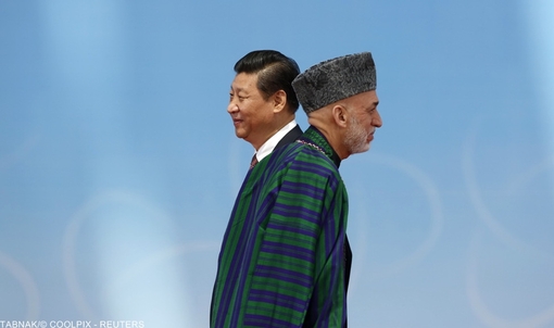 حامد کرزای و همتای چینی خود در حاشیه اجلاس سران آسیا در شانگهای.