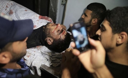 در پی حمله هوایی سحرگاه دوشنبه رژیم صهیونیستی به نوار غزه، حداقل نه تن از فلسطینی ها کشته شدند.ارتش رژیم صهیونیستی می گوید که شلیک دوازده راکت از نوار غزه به سوی مناطق جنوبی سرزمینهای اشغالی، باعث زخمی شدن سطحی یک سرباز این کشور شده است.گزارشهای دیگری نیز از بازداشت حداقل ۱۱۰ فلسطینی در کرانه باختری رود اردن حکایت دارد./Reuters
