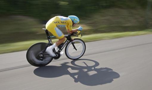 وینچنزو نیبالی دوچرخه سوار ایتالیایی تیم اسکای توانست پس از ۱۶ سال قهرمانی رقابت‌های تور دوفرانس را به نام یک ایتالیایی ثبت کند./Reuters 
