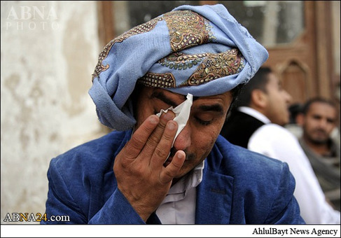 سرمه کشیدن مردان یمنی درماه مبارک