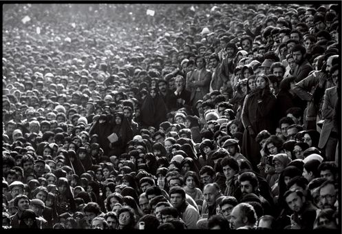 جمعیت تظاهر کنندگان علیه شاه در تهران