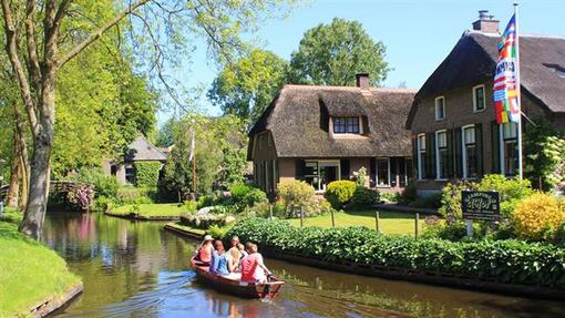 گیتورن، دهکده ای در هلند که به «ونیز شمال» یا «ونیز هلند» شهره است. 