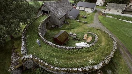روستای والدالِن در مور اور رومسدال، استانی در شمالی‌ترین منطقۀ نروژ غربی