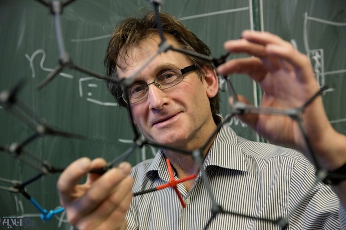 برنارد فرینگا یکی از برندگان جایزه نوبل شیمی 2016