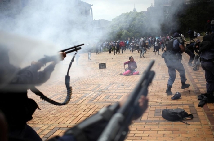 تظاهرات دانشجویی در شهر ژوهانسبورگ آفریقای جنوبی 
