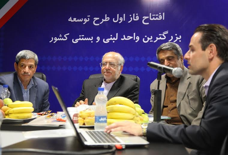 وزير الصناعة يفتتح أكبر مصنع ألبان وآيس كريم في البلاد