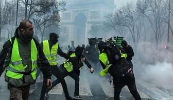 الشرطة الفرنسية تعلن إضرابا مفتوحا وتدعم 