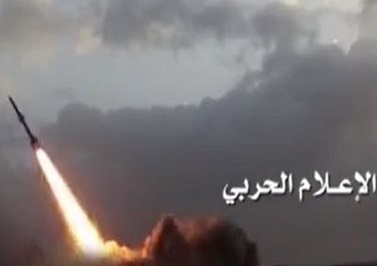 اليمن.. استهداف غرفة عمليات قوى العدوان في جيزان بصاروخ باليستي