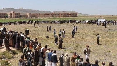 وقفة احتجاجية تنديداً باختطاف ثمانية من أبناء ذمار في محافظة عدن