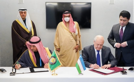 توقيع مذكرتي تفاهم بين التعاون الخليجي ووزارتي خارجية كازاخستان وأوزبكستان