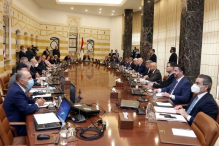 مجلس الوزراء يتابع البحث في الملابسات المحيطة بالتحقيق في انفجار المرفأ بجلسة تعقد الأربعاء