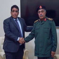 المنفي يلتقي القائد العام المؤقت للجيش الليبي ويبحث معه عددا من القضايا الداخلية
