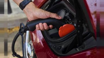 مبيعات السيارات الهجينة تخطت مبيعات تلك العاملة بالديزل في الاتحاد الأوروبي