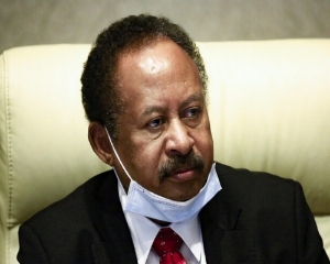 قلق في الاتحاد الاوروبي وامريكا وحمدوك يطالب السودانيين بالدفاع عن ثورتهم