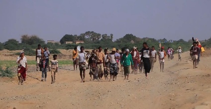 مبادرات مجتمعية بمدينة الحديدة لإصلاح الطرقات التي استهدفها التحالف السعودي