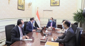 مدبولي يتابع مع وزير البترول الموقف التنفيذي لمشروعات الوزارة: المستهدف 1000 محطة تموين بالغاز