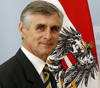 ندعم استئناف المحادثات بشأن الاتفاق النووي